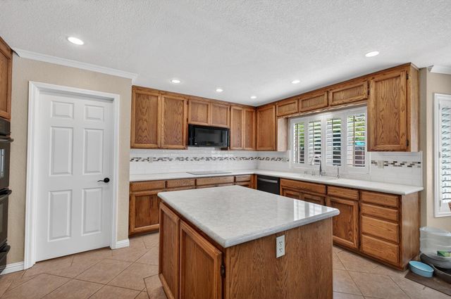 8794 FROSSES Ct, Sacramento, CA 95828