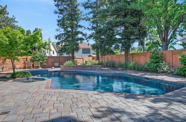 8794 FROSSES Ct, Sacramento, CA 95828