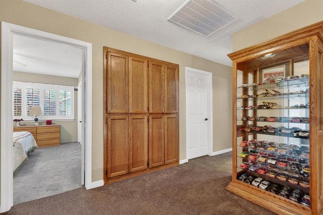 8794 FROSSES Ct, Sacramento, CA 95828