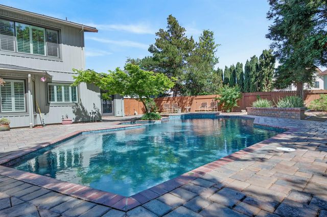 8794 FROSSES Ct, Sacramento, CA 95828