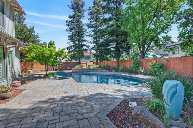 8794 FROSSES Ct, Sacramento, CA 95828