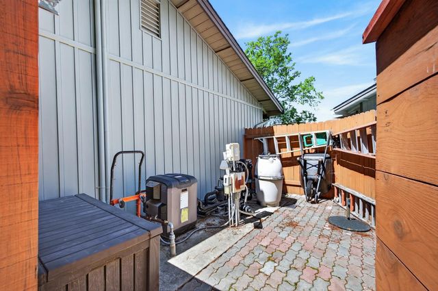 8794 FROSSES Ct, Sacramento, CA 95828