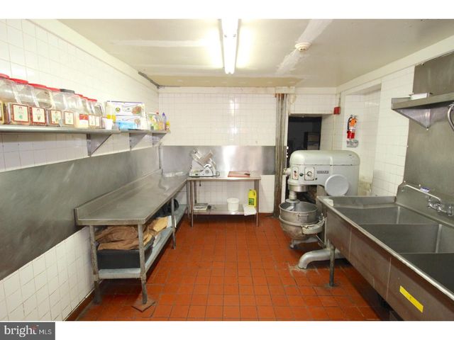 6613 RIDGE AVE, Philadelphia, PA 19128