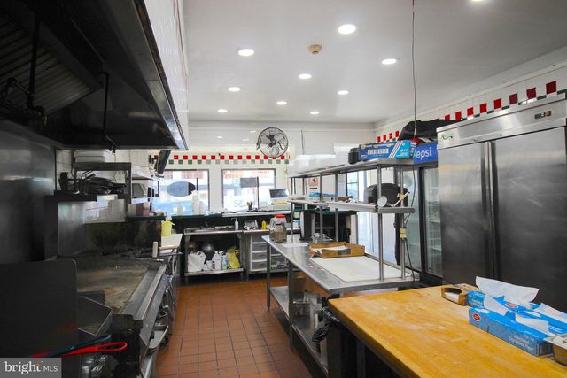 6613 RIDGE AVE, Philadelphia, PA 19128