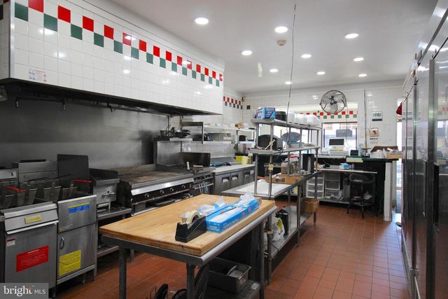 6613 RIDGE AVE, Philadelphia, PA 19128