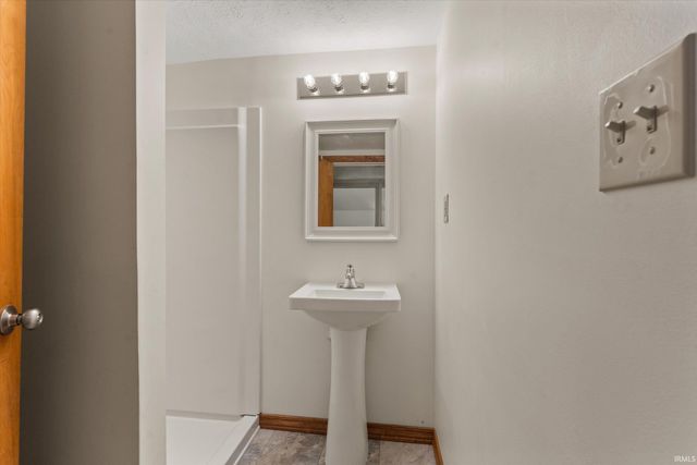 2301 Aurora Avenue, Elkhart, IN 46517