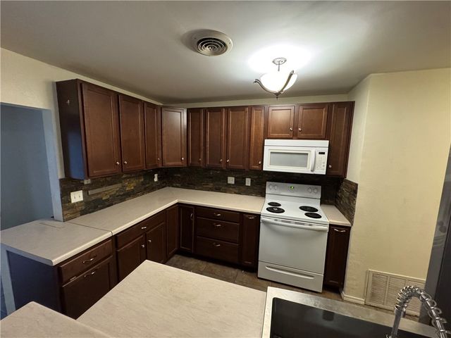 19 Gore Lane, Bella Vista, AR 72715