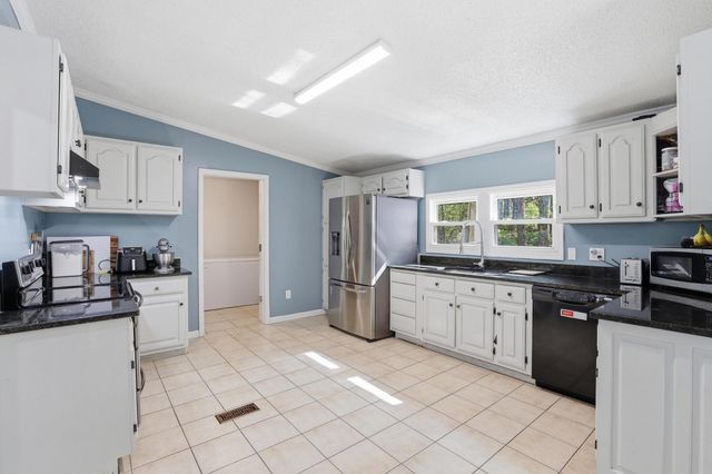 15 Freetown Ln, Lebanon, TN 37087