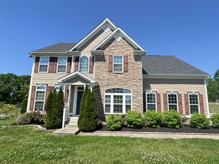 1015 Crutcher Station Dr, Hendersonville, TN 37075