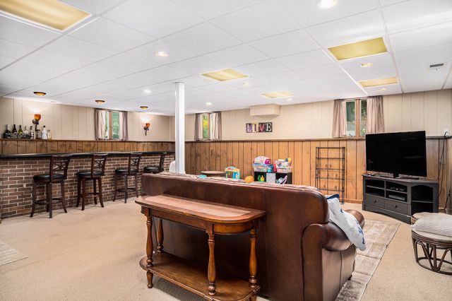 7650 W 84th Place, Crown Point, IN 46307