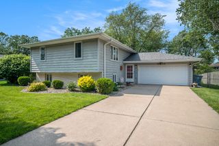 7650 W 84th Place, Crown Point, IN 46307