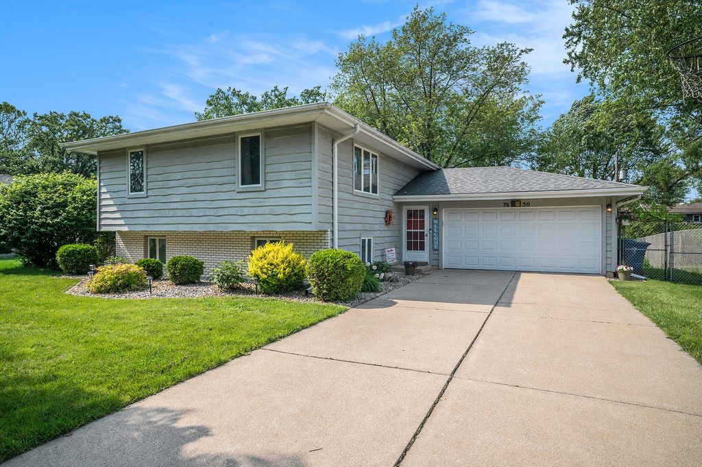 7650 W 84th Place, Crown Point, IN 46307