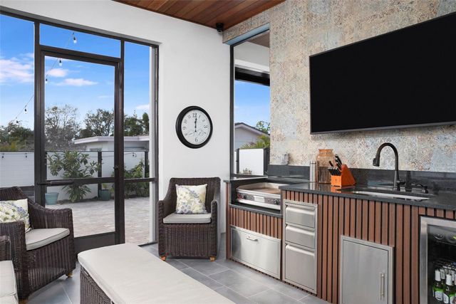 4640 35TH AVENUE N, St Petersburg, FL 33713