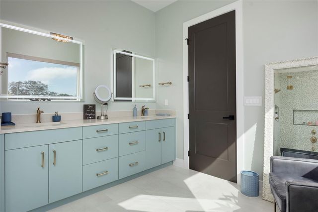 4640 35TH AVENUE N, St Petersburg, FL 33713