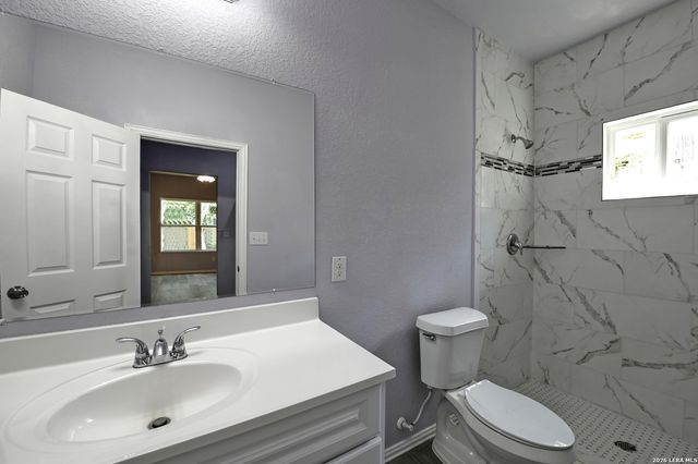 870 W Southcross Blvd, San Antonio, TX 78211