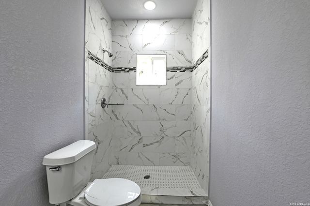 870 W Southcross Blvd, San Antonio, TX 78211