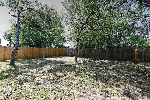 870 W Southcross Blvd, San Antonio, TX 78211