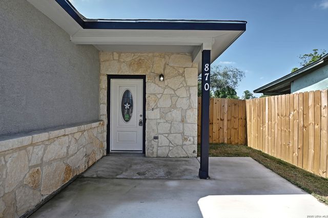 870 W Southcross Blvd, San Antonio, TX 78211