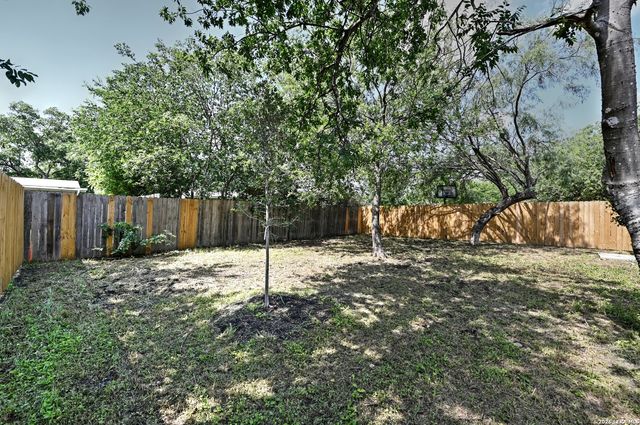 870 W Southcross Blvd, San Antonio, TX 78211