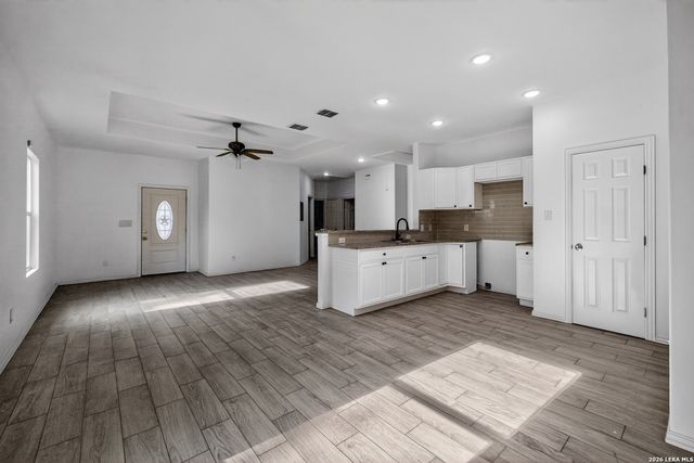 870 W Southcross Blvd, San Antonio, TX 78211