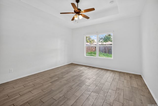 870 W Southcross Blvd, San Antonio, TX 78211
