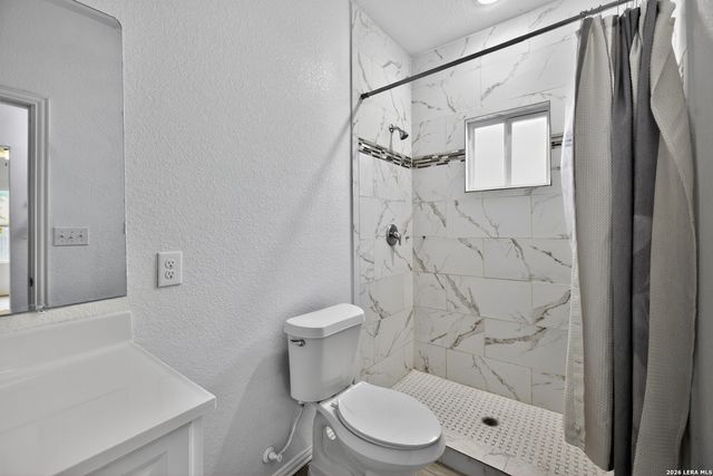 870 W Southcross Blvd, San Antonio, TX 78211
