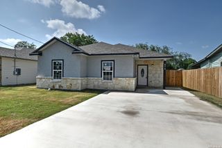 870 W Southcross Blvd, San Antonio, TX 78211