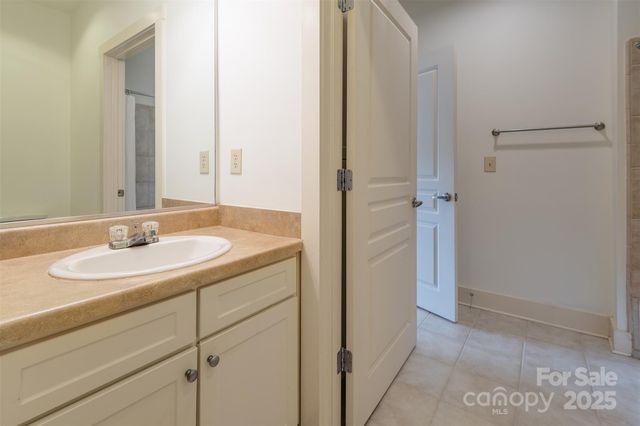 9 Kenilworth Knolls 211, Asheville, NC 28805