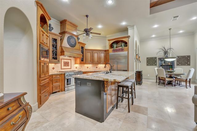 2117 San Miguel Drive, Friendswood, TX 77546