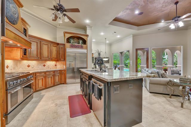2117 San Miguel Drive, Friendswood, TX 77546