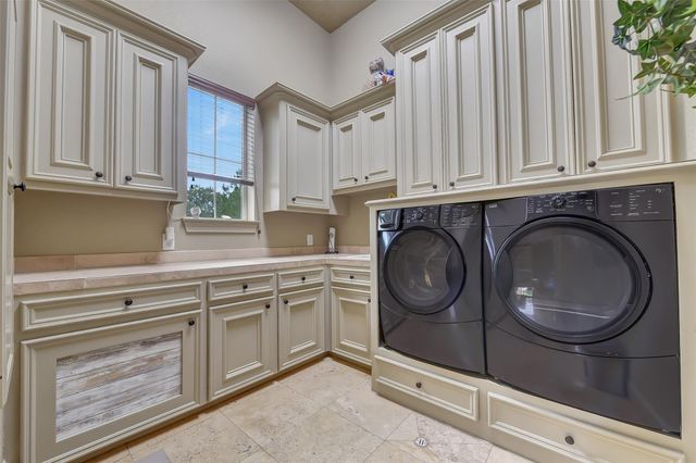 2117 San Miguel Drive, Friendswood, TX 77546