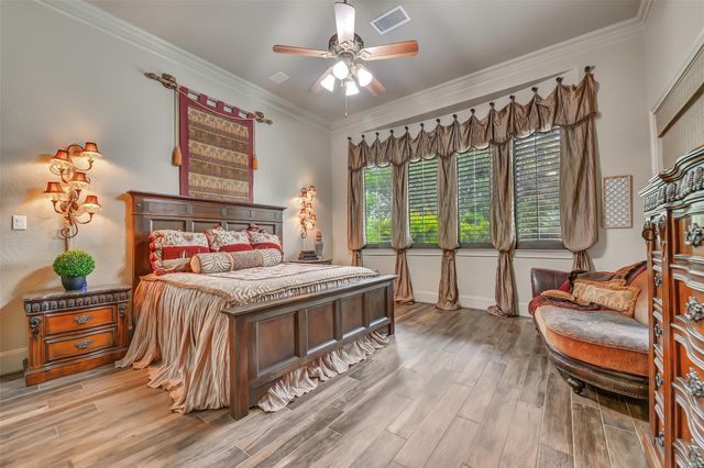 2117 San Miguel Drive, Friendswood, TX 77546