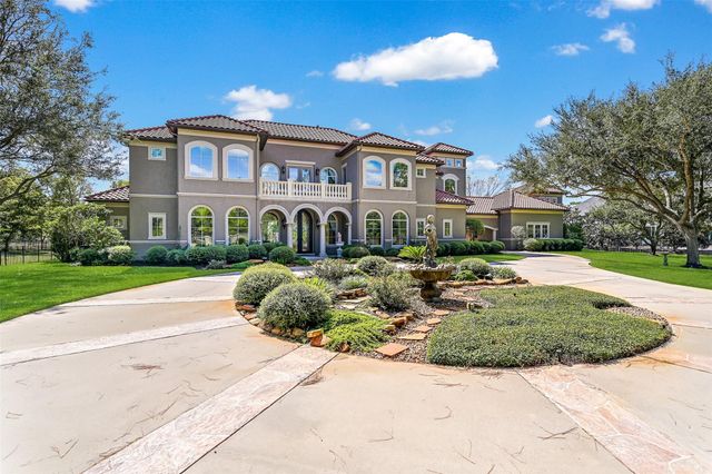 2117 San Miguel Drive, Friendswood, TX 77546