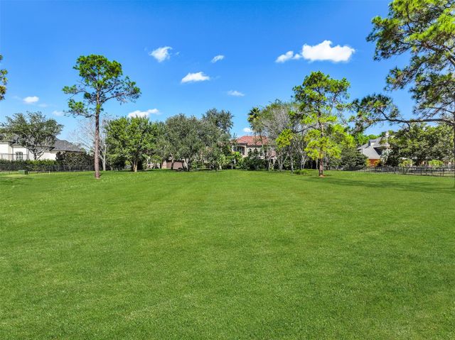 2117 San Miguel Drive, Friendswood, TX 77546