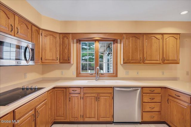 1058 Valerie Drive, Niskayuna, NY 12309
