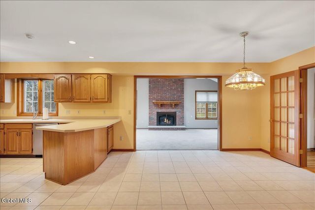 1058 Valerie Drive, Niskayuna, NY 12309