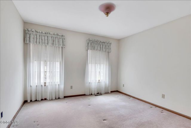 1058 Valerie Drive, Niskayuna, NY 12309