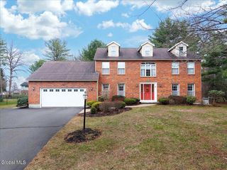 1058 Valerie Drive, Niskayuna, NY 12309