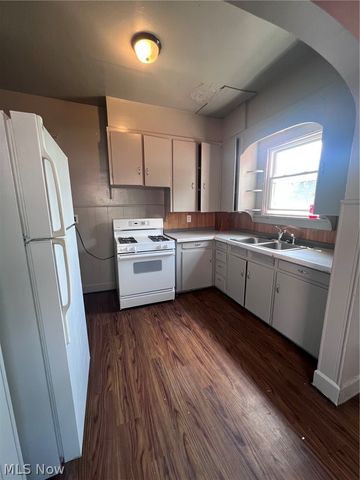 611 West Avenue, Elyria, OH 44035