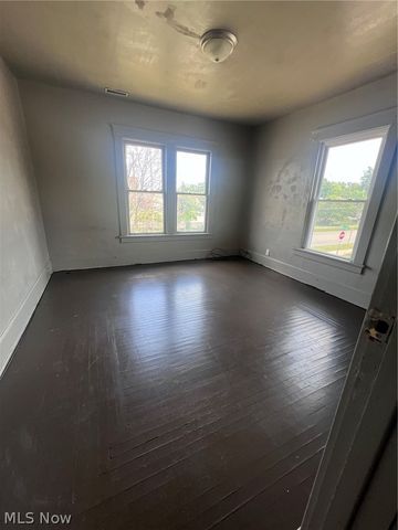 611 West Avenue, Elyria, OH 44035
