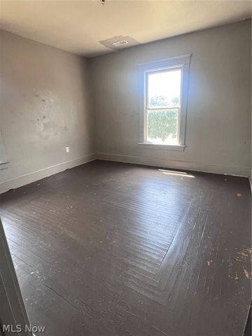 611 West Avenue, Elyria, OH 44035