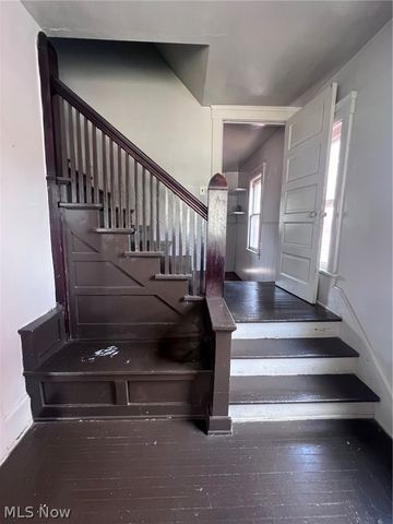 611 West Avenue, Elyria, OH 44035