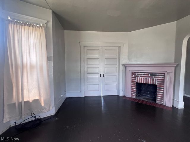 611 West Avenue, Elyria, OH 44035