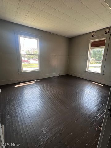 611 West Avenue, Elyria, OH 44035