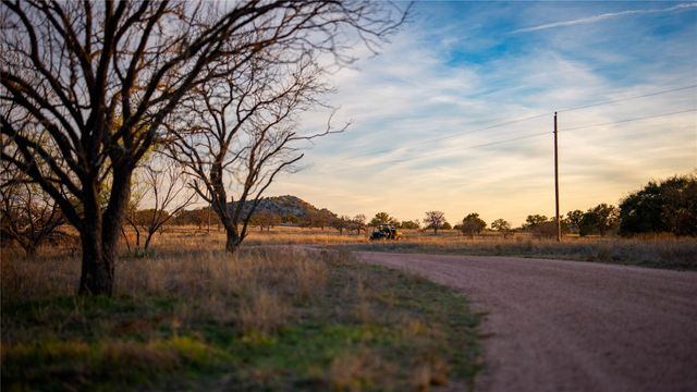 126 Buffalo RD, Valley Spring, TX 76885