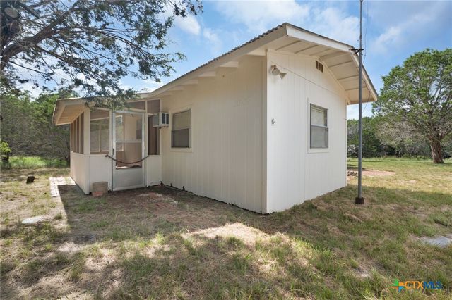 1595 Sky Ridge Road, Lampasas, TX 76550