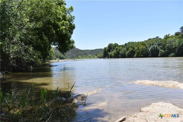 1595 Sky Ridge Road, Lampasas, TX 76550