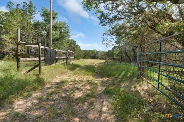 1595 Sky Ridge Road, Lampasas, TX 76550
