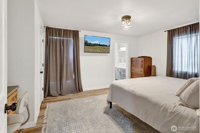 303 Parkside Court, Lynden, WA 98264