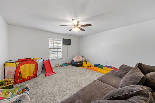 216 Hillside Drive, Hewitt, TX 76643
